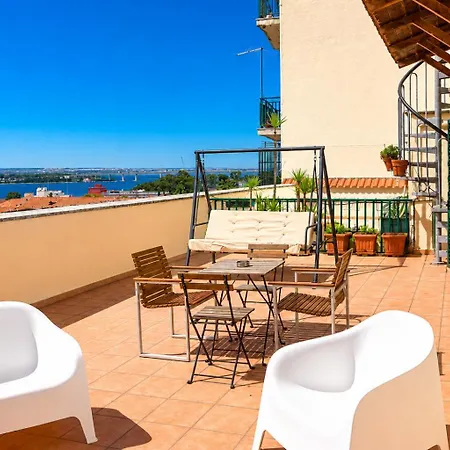 Rooftop Madreperla